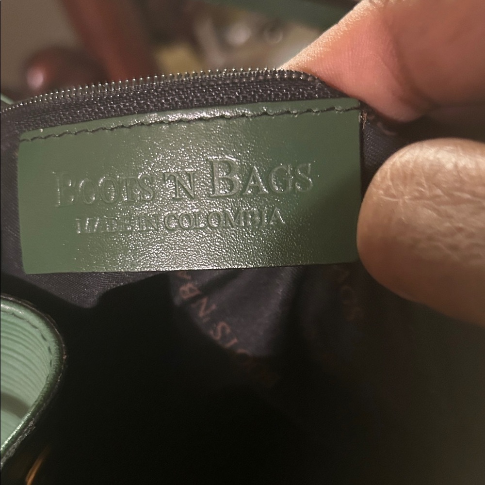 Boots n Bags Elegant Green  Leather Bucket Bag - Picture 8 of 9